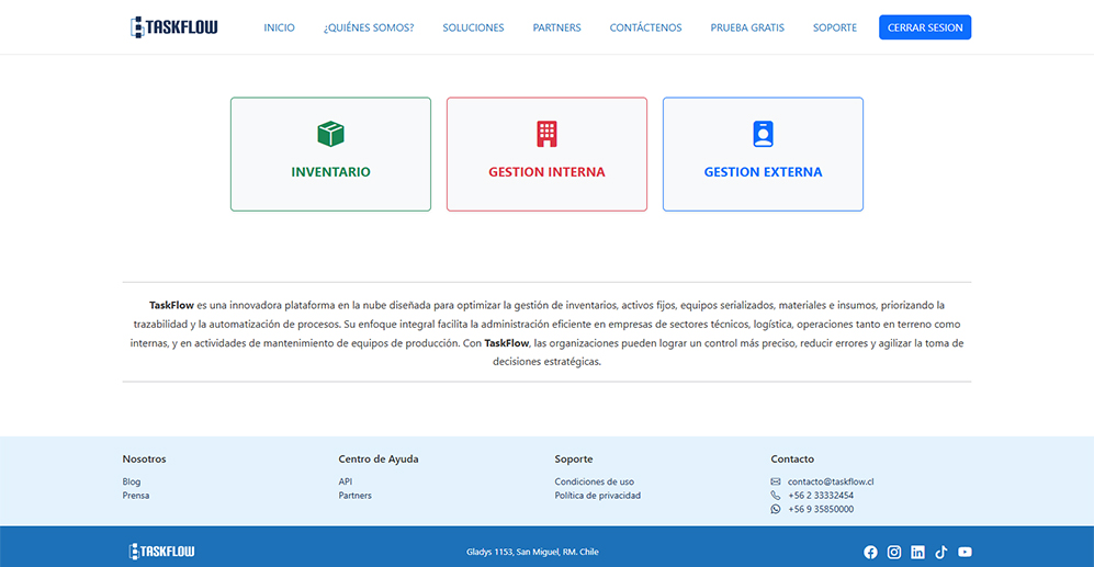 Panel con integraciones de TaskFlow mediante API y webhooks.